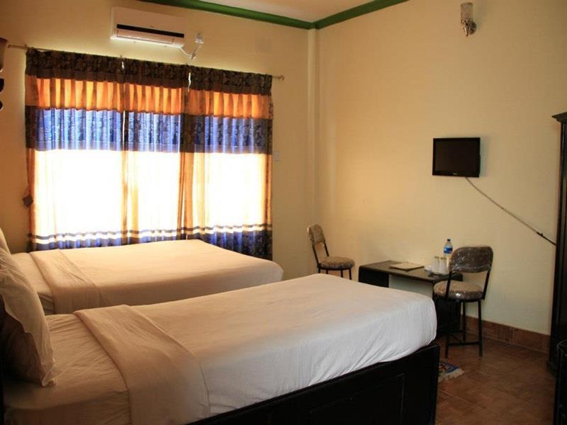 Golden Gate Hotel Pokhara Exterior foto