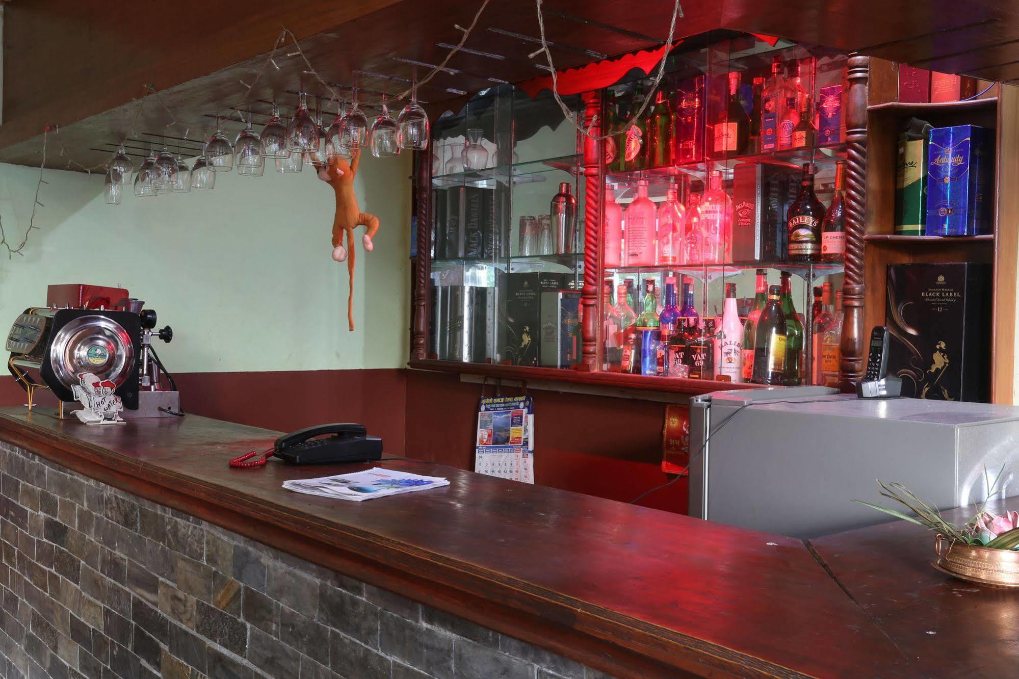 Golden Gate Hotel Pokhara Exterior foto