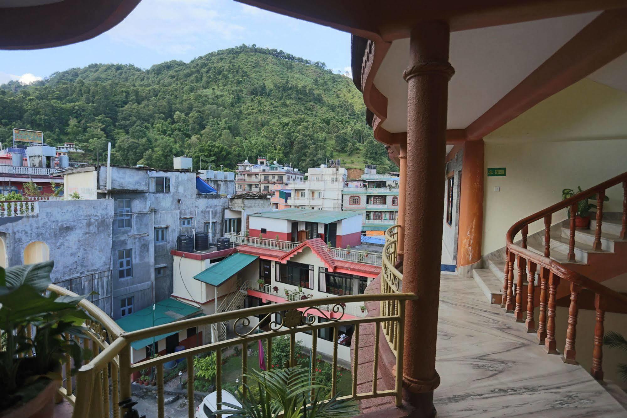 Golden Gate Hotel Pokhara Exterior foto