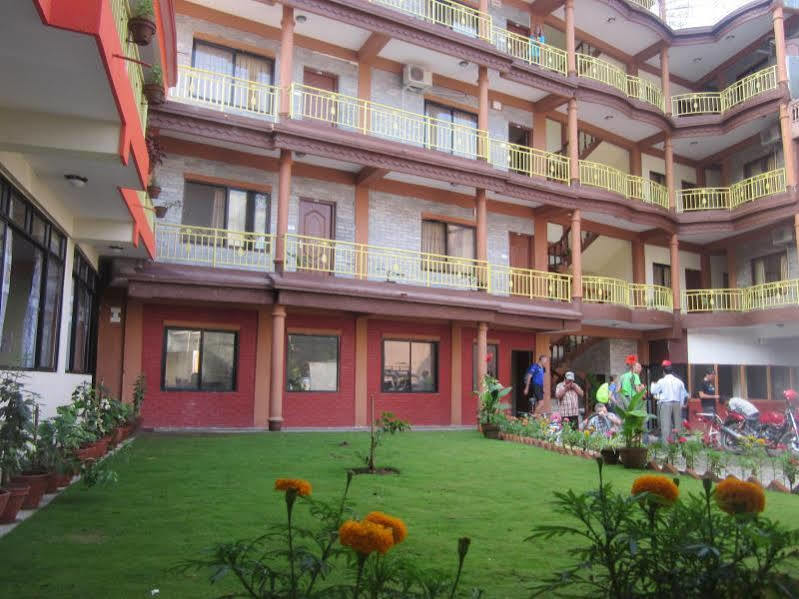 Golden Gate Hotel Pokhara Exterior foto