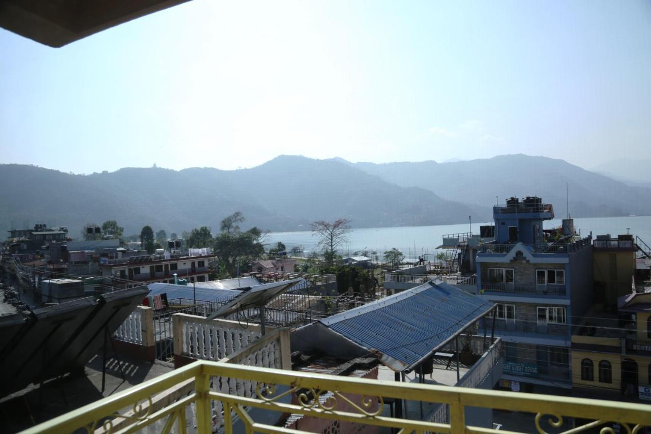 Golden Gate Hotel Pokhara Exterior foto
