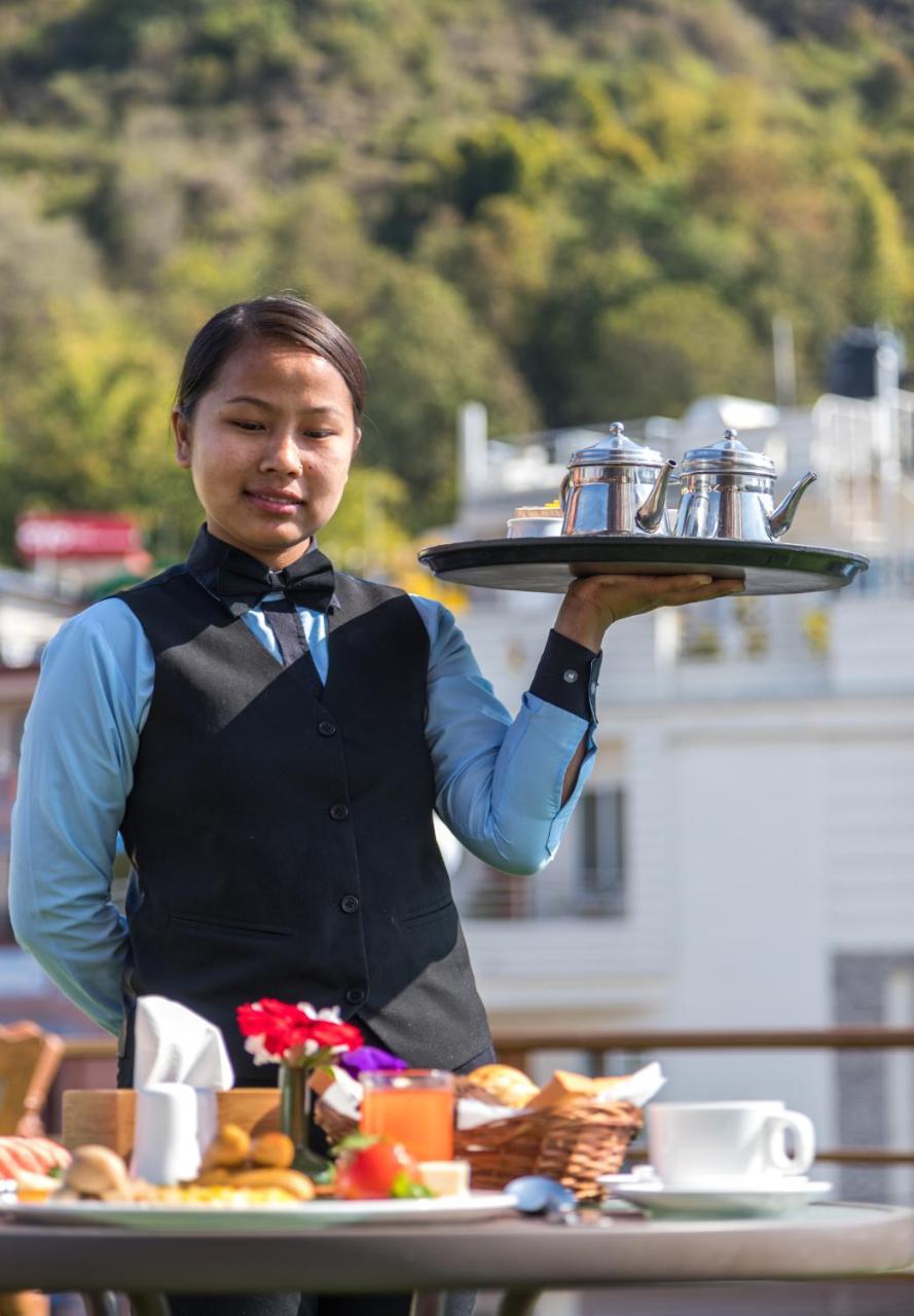 Golden Gate Hotel Pokhara Exterior foto