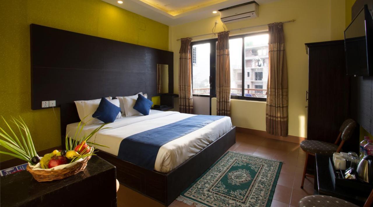 Golden Gate Hotel Pokhara Exterior foto